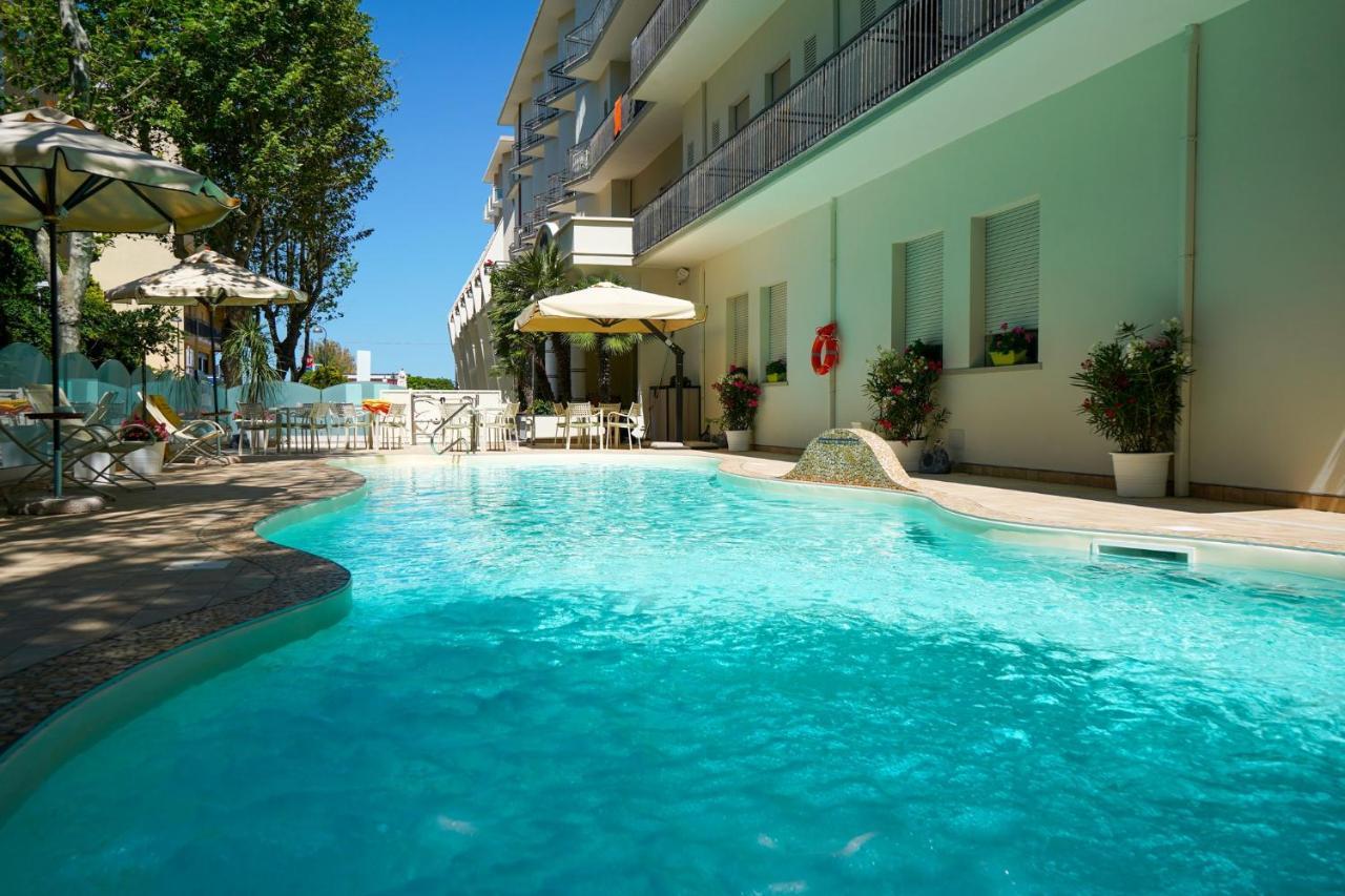 Hotel Pineta Bellaria-Igea Marina Exteriör bild