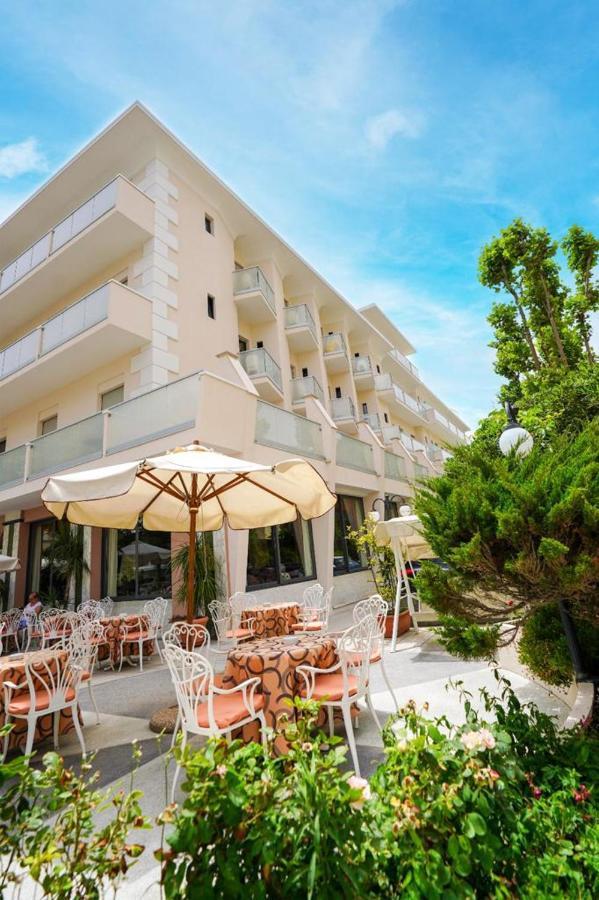 Hotel Pineta Bellaria-Igea Marina Exteriör bild