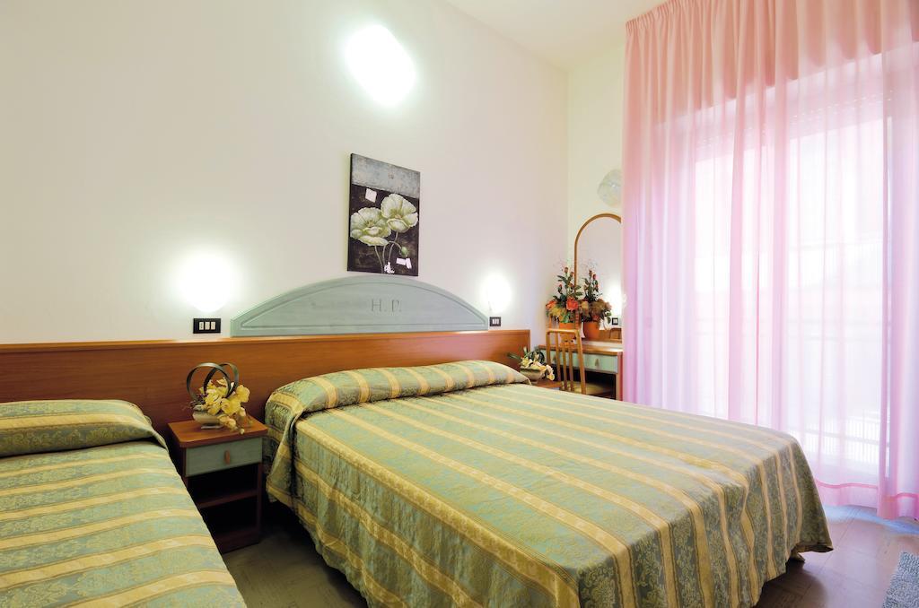 Hotel Pineta Bellaria-Igea Marina Rum bild