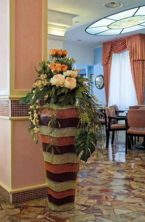 Hotel Pineta Bellaria-Igea Marina Exteriör bild