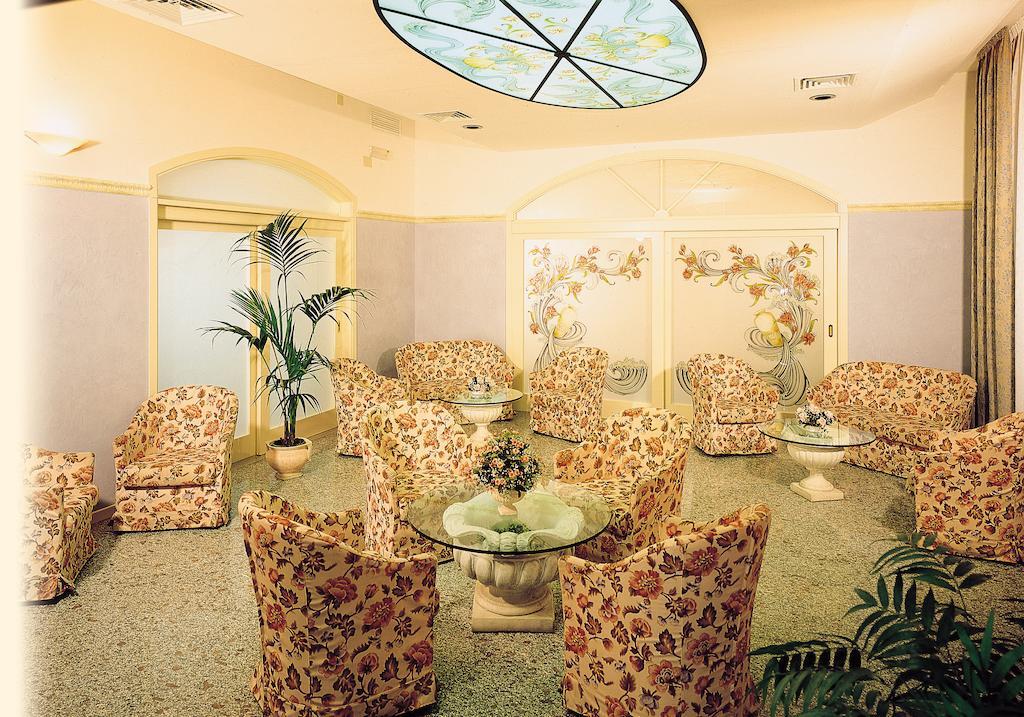 Hotel Pineta Bellaria-Igea Marina Rum bild
