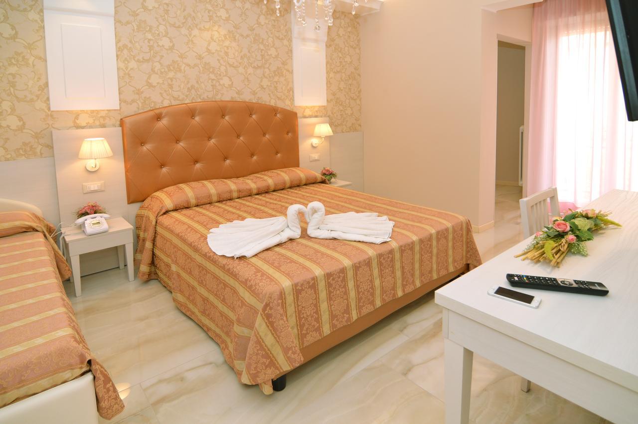 Hotel Pineta Bellaria-Igea Marina Exteriör bild