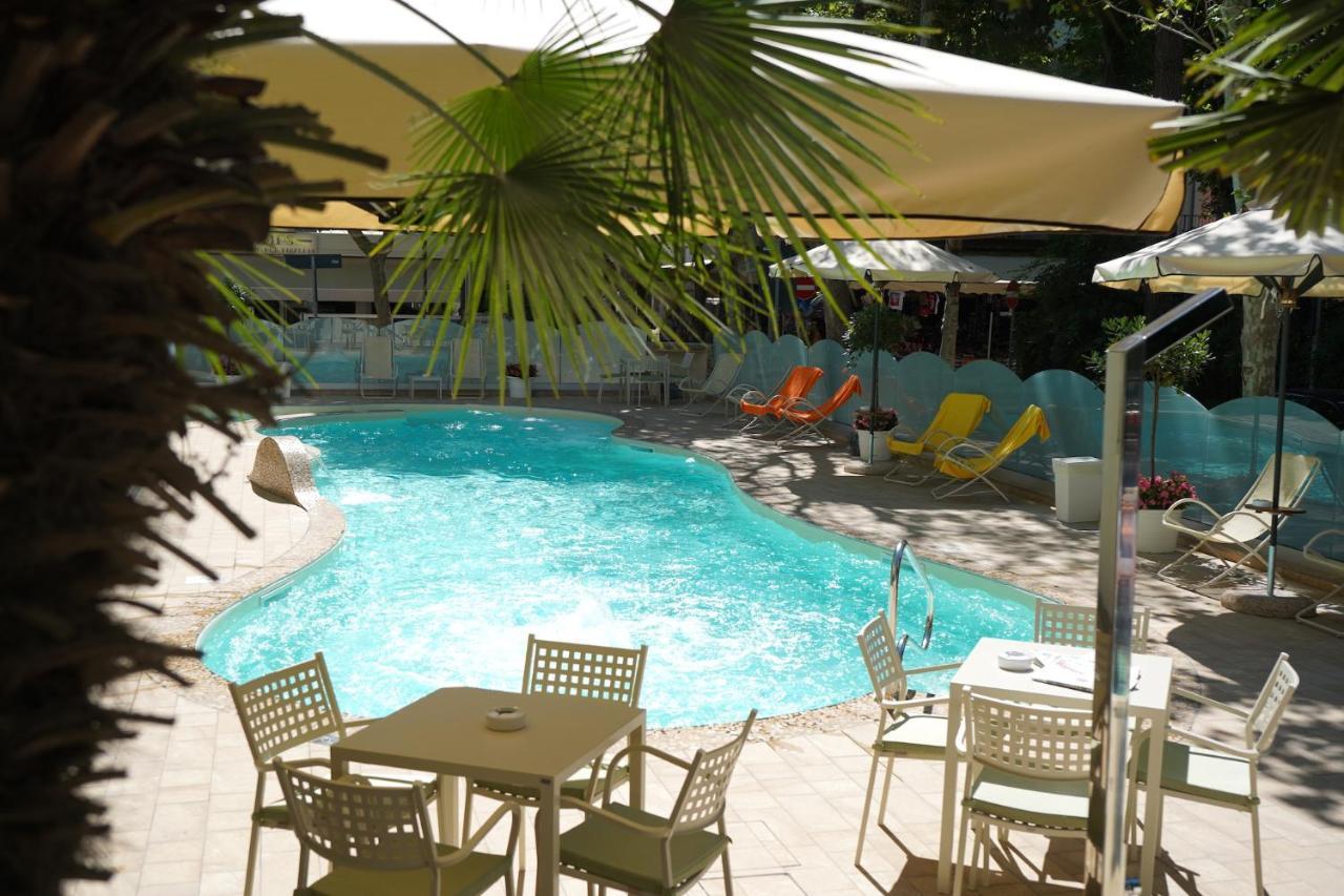 Hotel Pineta Bellaria-Igea Marina Exteriör bild